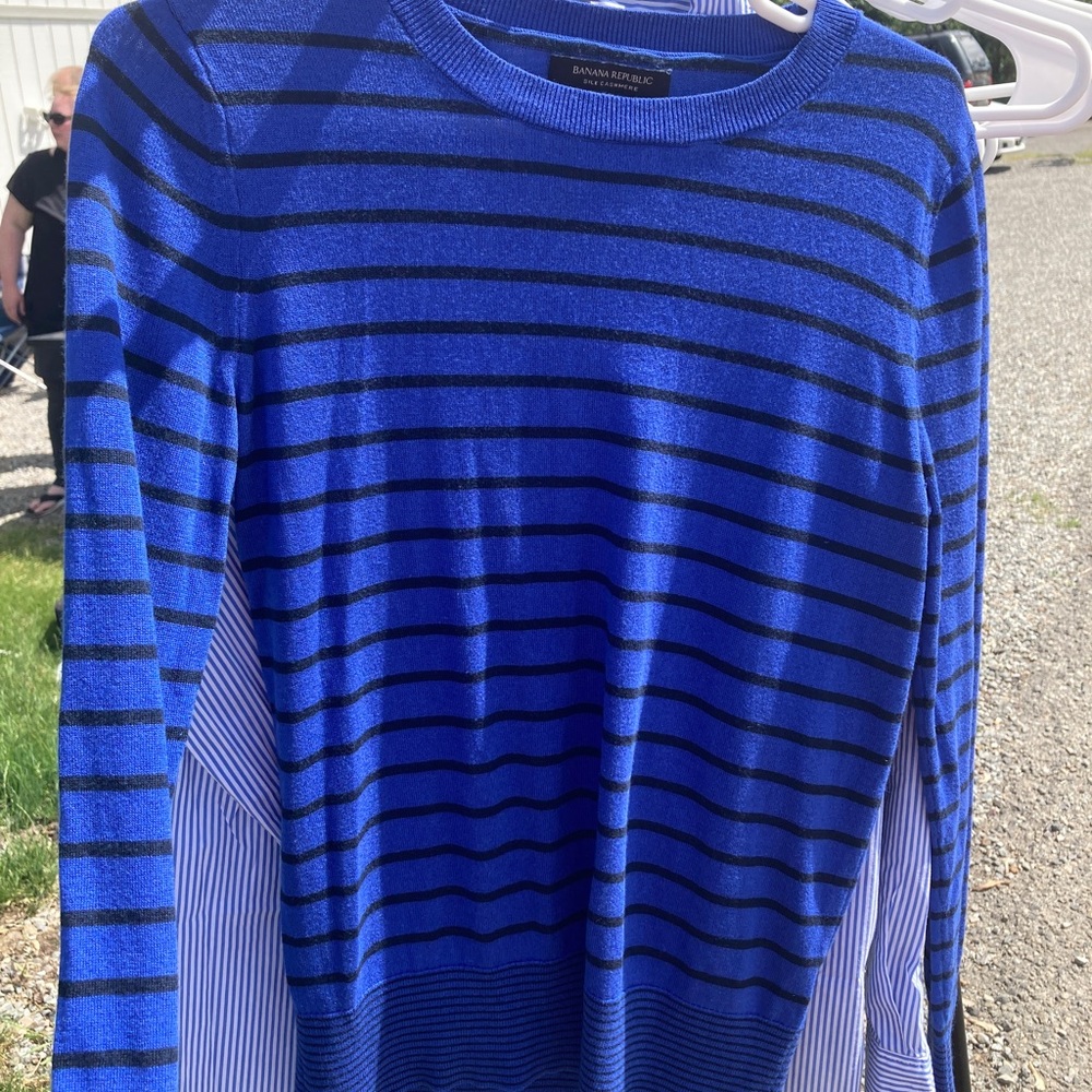 Banana Republic blue sweater small